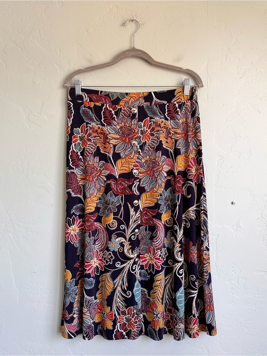 Lavish Dresses & Skirts - Lavish Navy Blue Midi Skirt Multicolor Floral Paisley Print Women’s Large EUC‎